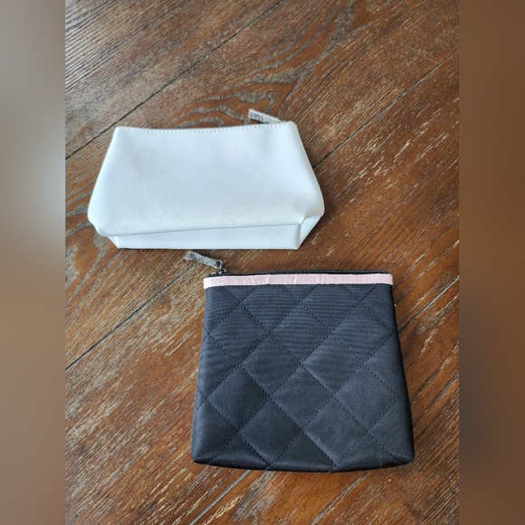 New Mary Kay & Elemis Cosmetic Bags - Picture 2 of 6